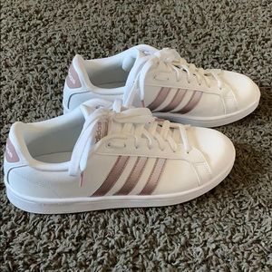 Women’s Adidas Cloudfoam Advantage size 10